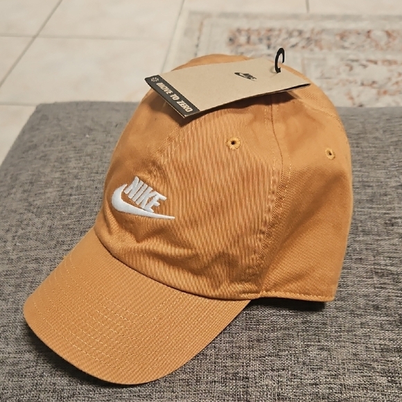 Nike Tan Cap Size Adjustable Hat NEW - Picture 2 of 5